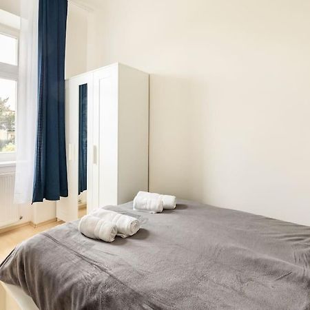 Beautiful 1 Bedroom Apartment Near Schoenbrunn เวียนนา ภายนอก รูปภาพ