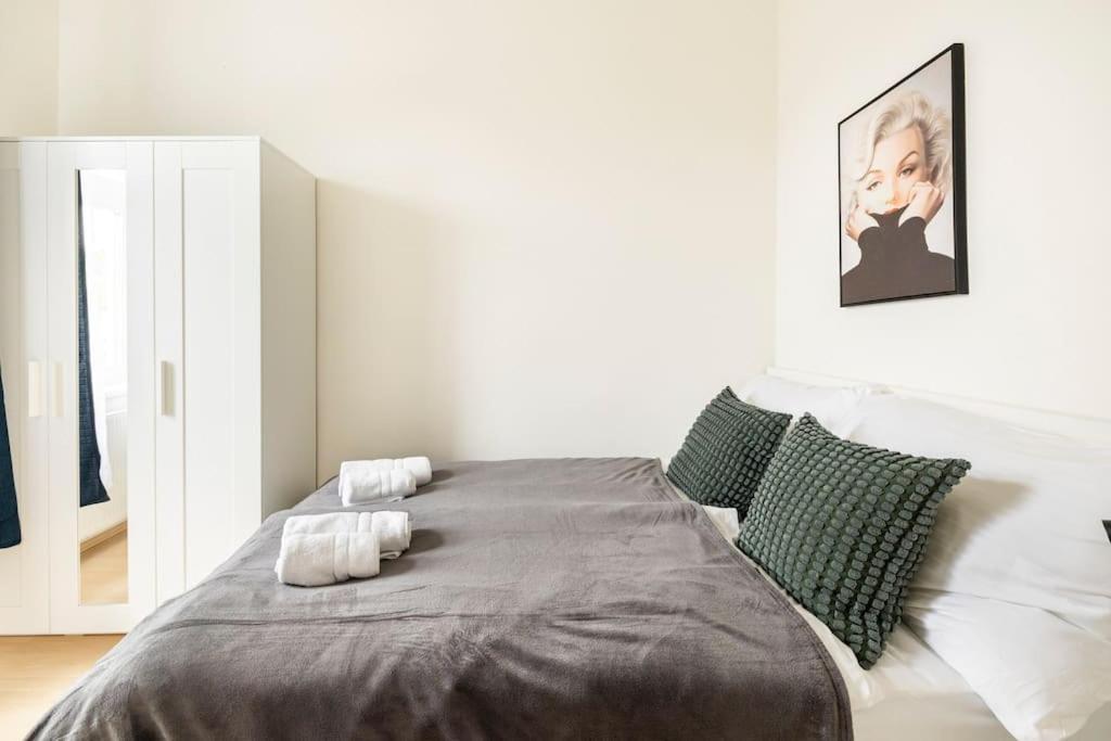 Beautiful 1 Bedroom Apartment Near Schoenbrunn เวียนนา ภายนอก รูปภาพ