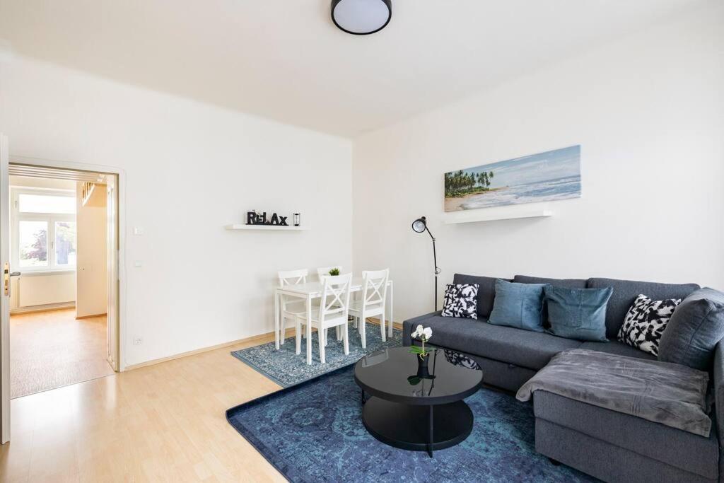 Beautiful 1 Bedroom Apartment Near Schoenbrunn เวียนนา ภายนอก รูปภาพ